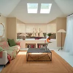 Unique Homes - Adults Only *